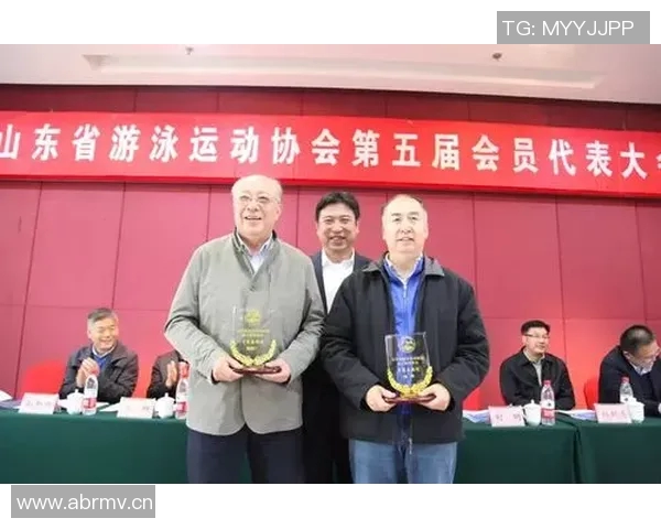 全球游泳纪录突破新高 游泳高手的极限挑战与成就解析